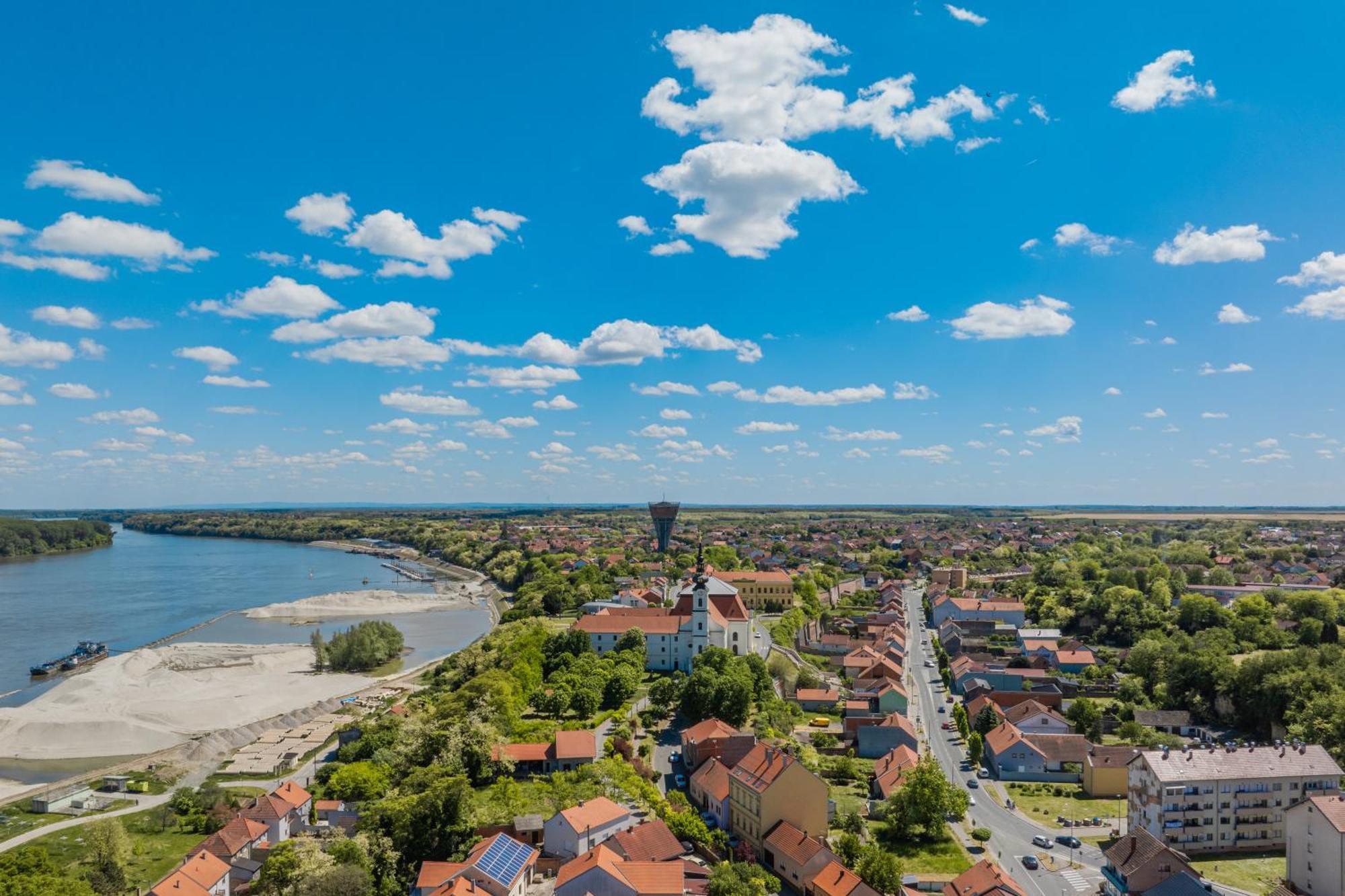 Apartman Sanda Vukovar Eksteriør bilde